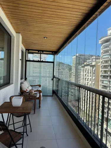 Elus esquadrias e decorações