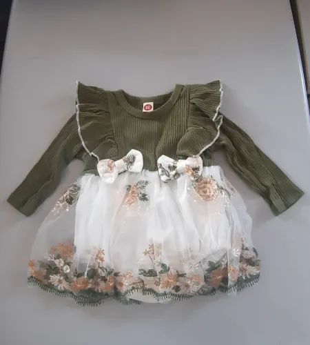 vestido bebê tule bordado manga longa verde