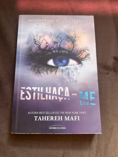 livro estilhaça-me