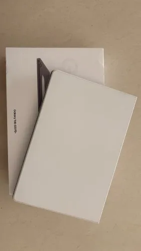 Tablet Galaxy Tab S10 FE Plus (com película) - 128GB