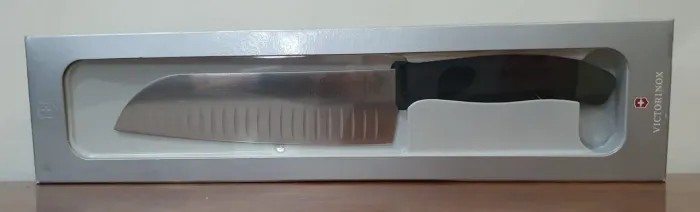 Faca Santoku Victorinox Swiss Classic 17 Cm Preta