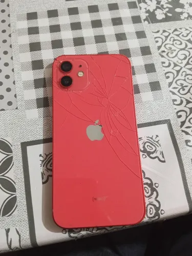 iPhone 12 para uso de peças.