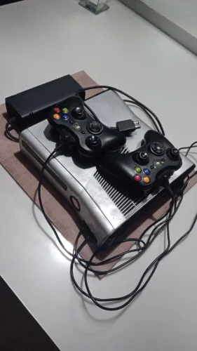 XBOX 360 JTAG 500GB + 50 JOGOS + 2 CONTROLES ORIGINAIS