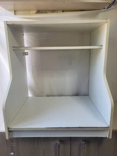 Suporte/ nicho para microondas usado