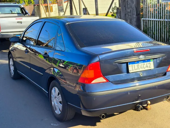 Ford Focus Sedan 2.0 16v/2.0 16V Flex 4P Aut. 2004