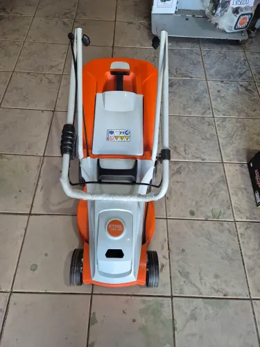 CORTADOR DE GRAMA STIHL RMA 235