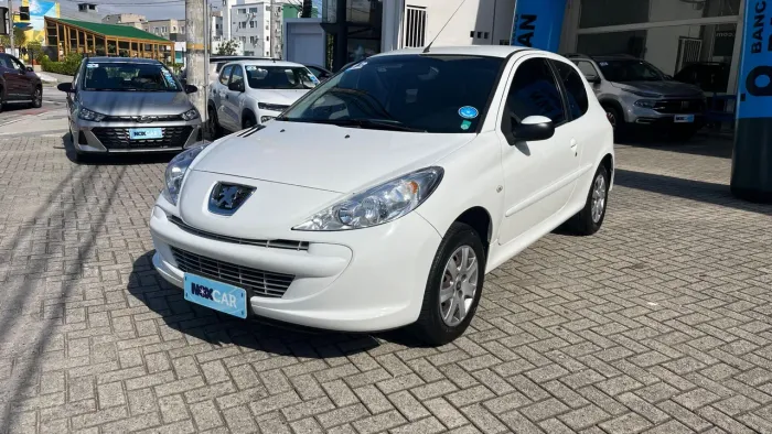 Peugeot 207 XR 1.4 Flex 8V 3P 2012