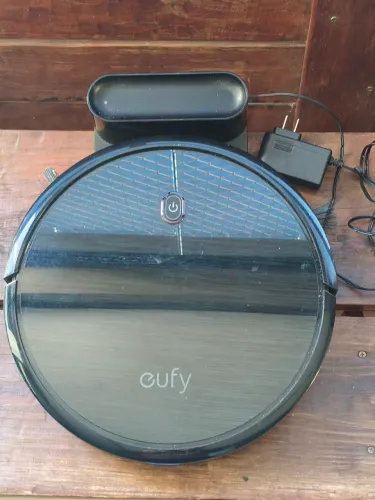 Aspirador robô Eufy RoboVac