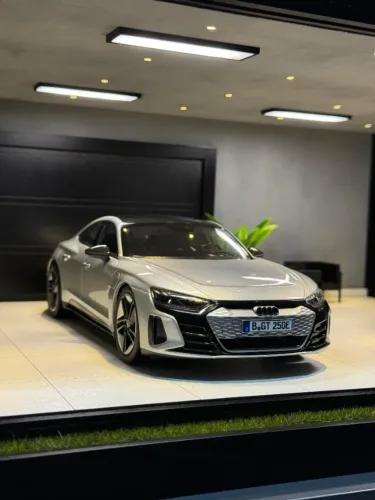 Miniatura Norev 1/18 Audi RS E-TRON GT 2021