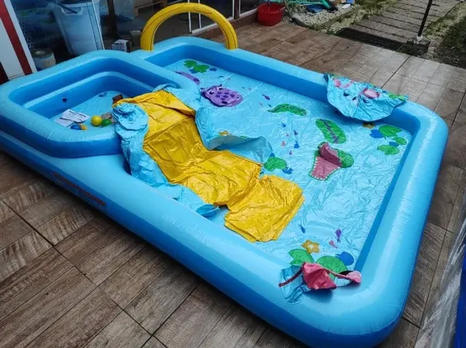 Piscina Playground Tema Floresta 493 litros compressor eletrico 110V Intex