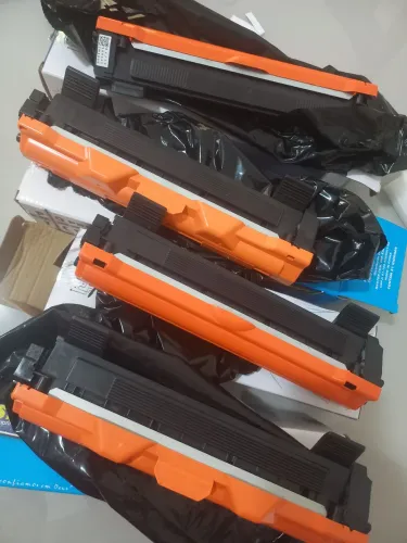 4 toners compatíveis TN1060 vazios
