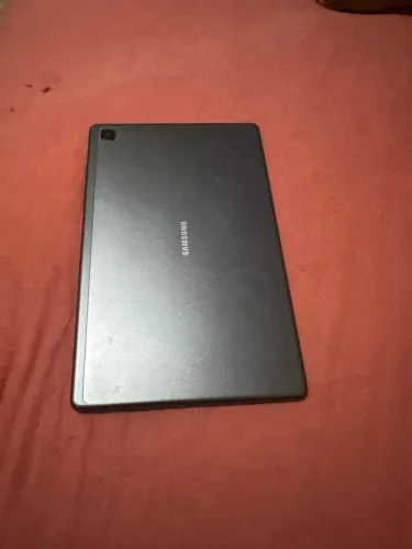 Vendo o tablet Samsung a7 da tela grande em perfeito estado