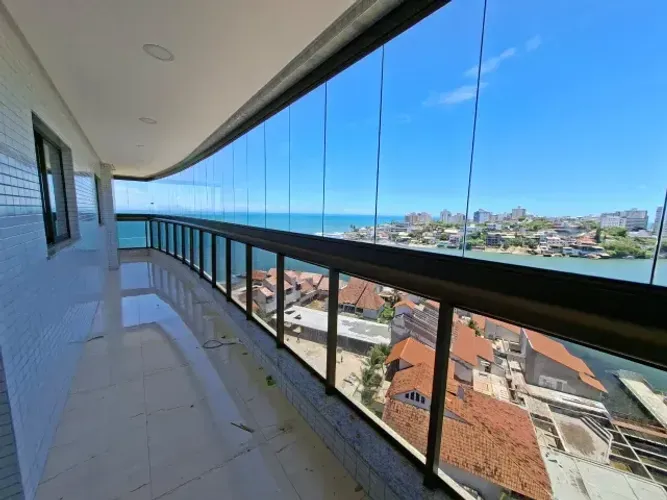 Apartamento locação anual frente mar com 3 quartos, 2 vagas e lazer na Prainha!