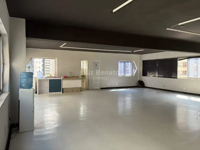 Andar comercial para locação, 110 m² de área no Lourdes