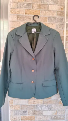 Blazer feminino C&A tamanho 42 semi novo cor verde