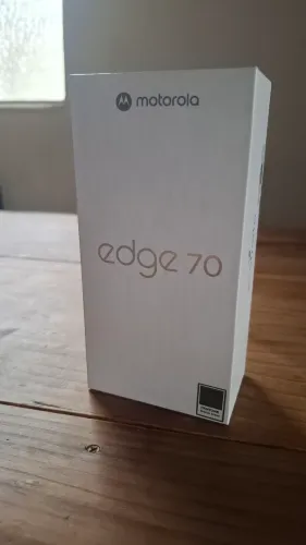 Smartphone Motorola Edge 70 5G - 256GB 24GB l Novo Lacrado + nota fiscal
