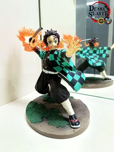 Action figure do Tanjiro de Demon Slayer 100% original