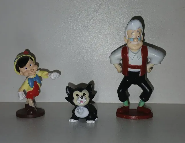 LOTE 3 BONECOS MINIATURAS ORIGINAIS DISNEY PINOQUIO GEPETO GEPPETTO GATO GATINHO FIGARO