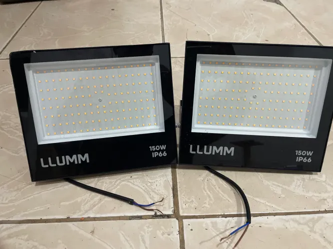 Dois refletor 150w por apenas