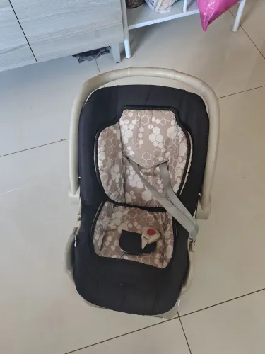 Bebê Conforto Galzerano Cocoon + Base para Carro (Completo e Conservado)