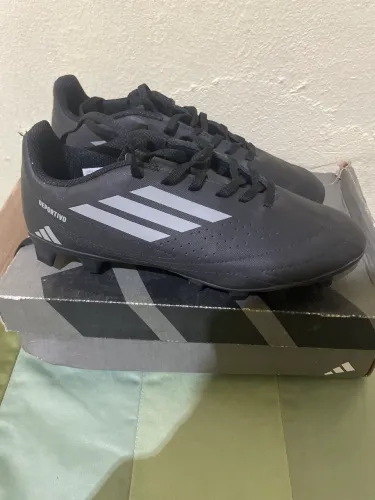 Chuteira adidas