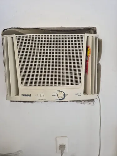 Ar-condicionado consul 7500 btus, 127 v funcionando perfeitamente