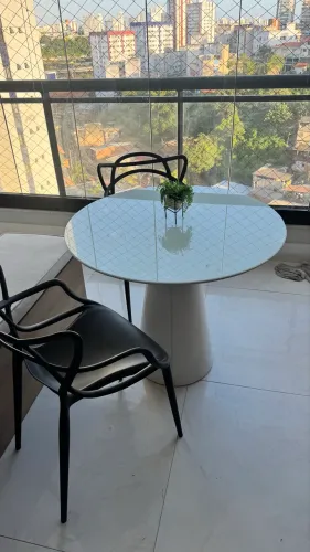 Mesa Tok stok, super conservada, ótimo estado.