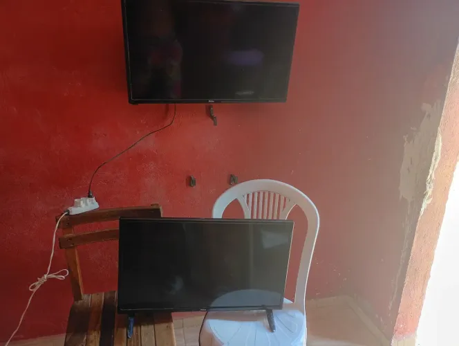 2 TV 28 POLEGADAS COM DEFEITO 