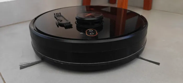 Robô aspirador neatsvor 600 pro