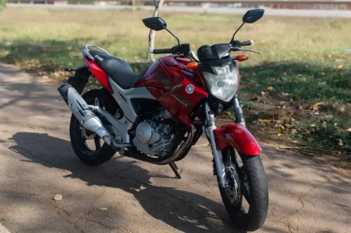 YAMAHA FAZER 250 (2011)