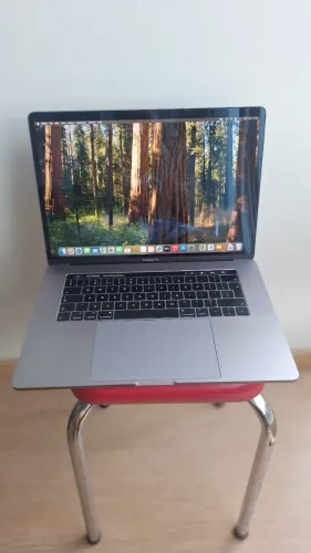 macbook pro 15 2018