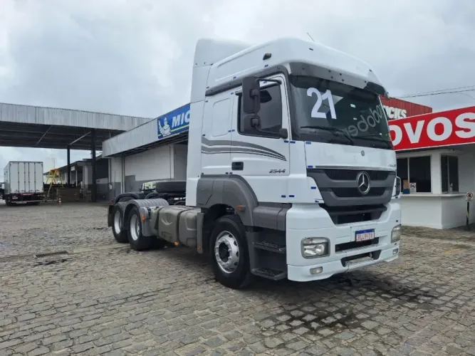 Mercedes-Benz Axor 2544 / 6x2 Ano 2021/2021- Revisado.