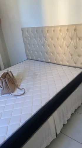 CAMA BOX CASAL COM CABECEIRA CAPITONÊ