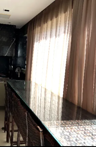 Bistrô com banquetas