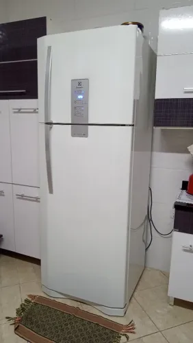 (OPORTUNIDADE IMPERDÍVEL) Geladeira Electrolux 459 Litros (leia a descrição)