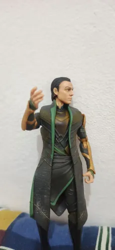 ActionFigure Loki Avengers 1