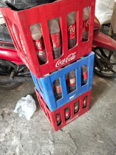 Casco de coca cola vazio