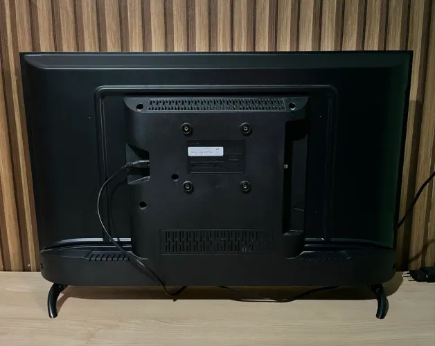 VENDO TV SMART E COM NOTA FISCAL 600$ SEMINOVA!