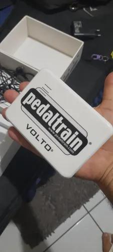 Fonte para pedais recarregável volto