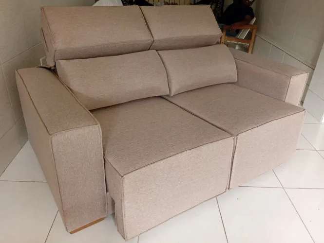 Sofa retratil e reclinavel novo  de Fábrica 