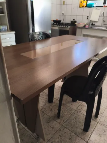 Vendo mesa de 6 lugares em MDF