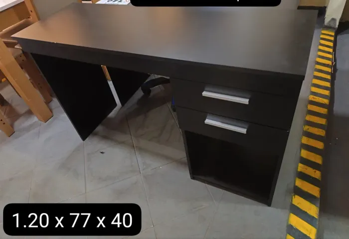 Escrivaninha nova na promoção