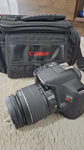 Câmera Canon EOS Rebel T7 + Lente 18-55mm IS II