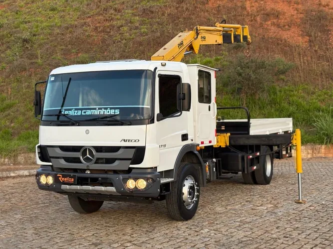 CAMINHÃO MB 1719 MUNCk 16 T CARROCERIA E MÓDULO