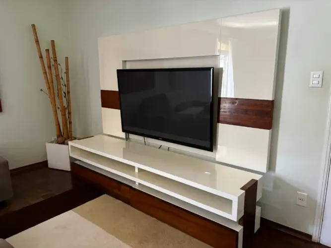 Painel de TV com Base
