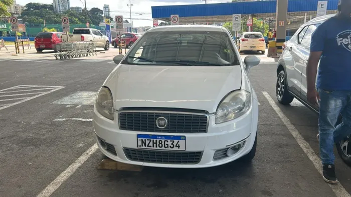 Fiat Linea Essence Dualogic 1.8 Flex 16V 4P 2012