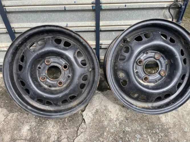 RODA ARO 13 EM PERFEITO ESTADO