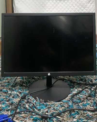 Monitor Tronos 19 + Cabo VGA