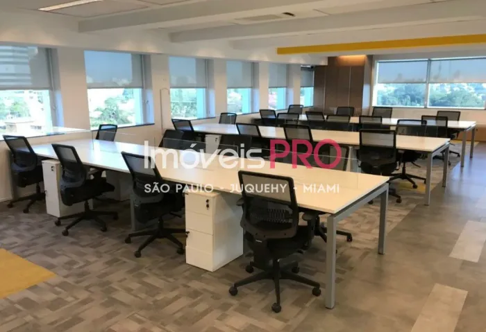 Lage comercial de 403 m2 toda mobiliada com 45 estações de trabalho