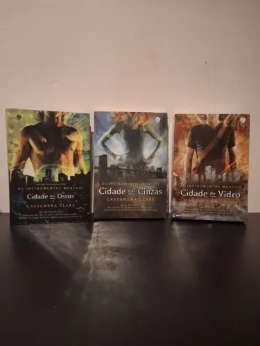 Os Instrumentos Mortais Cassandra Clare<br>trilogia inicial